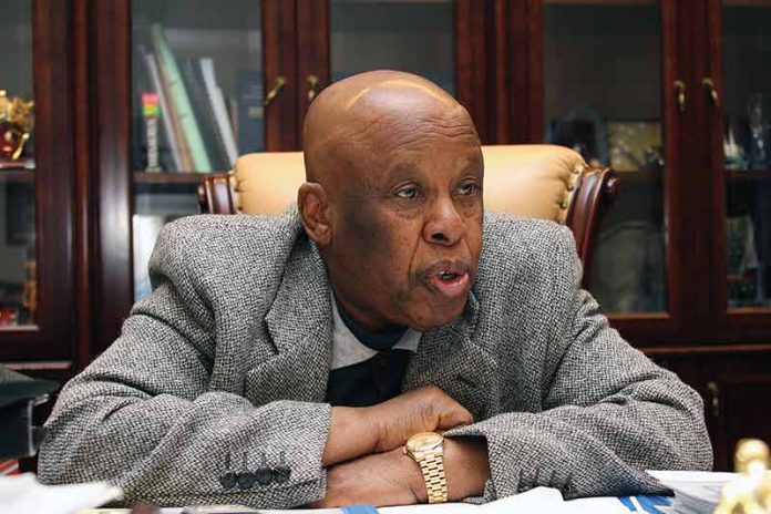 mogae-wants