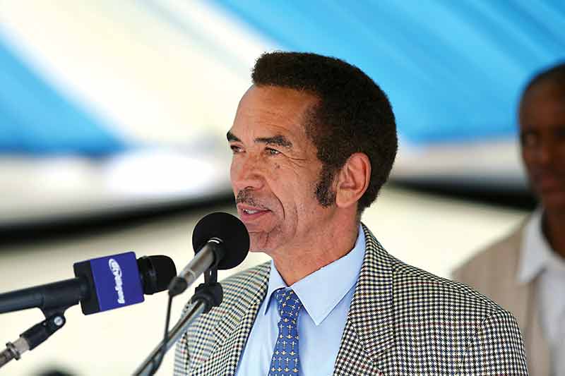 KHAMA-declares-