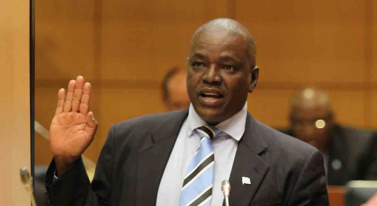 MOKWEETSI MASISI