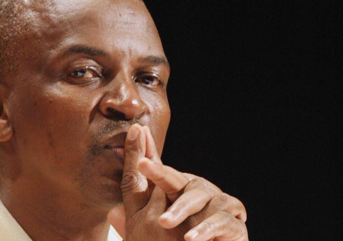 Kgosi sticks middle