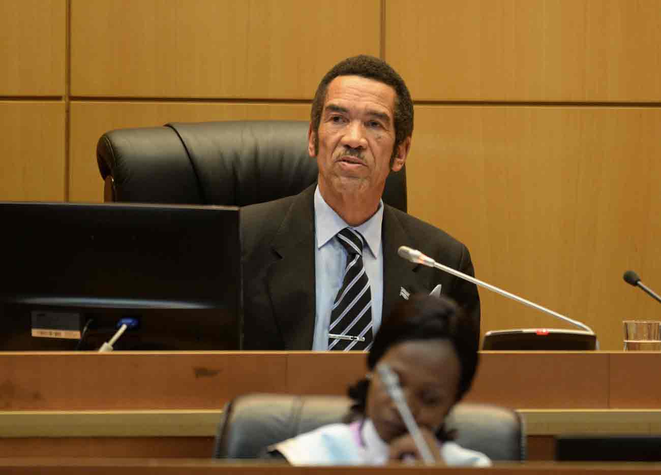 IAN-KHAMA-(5)