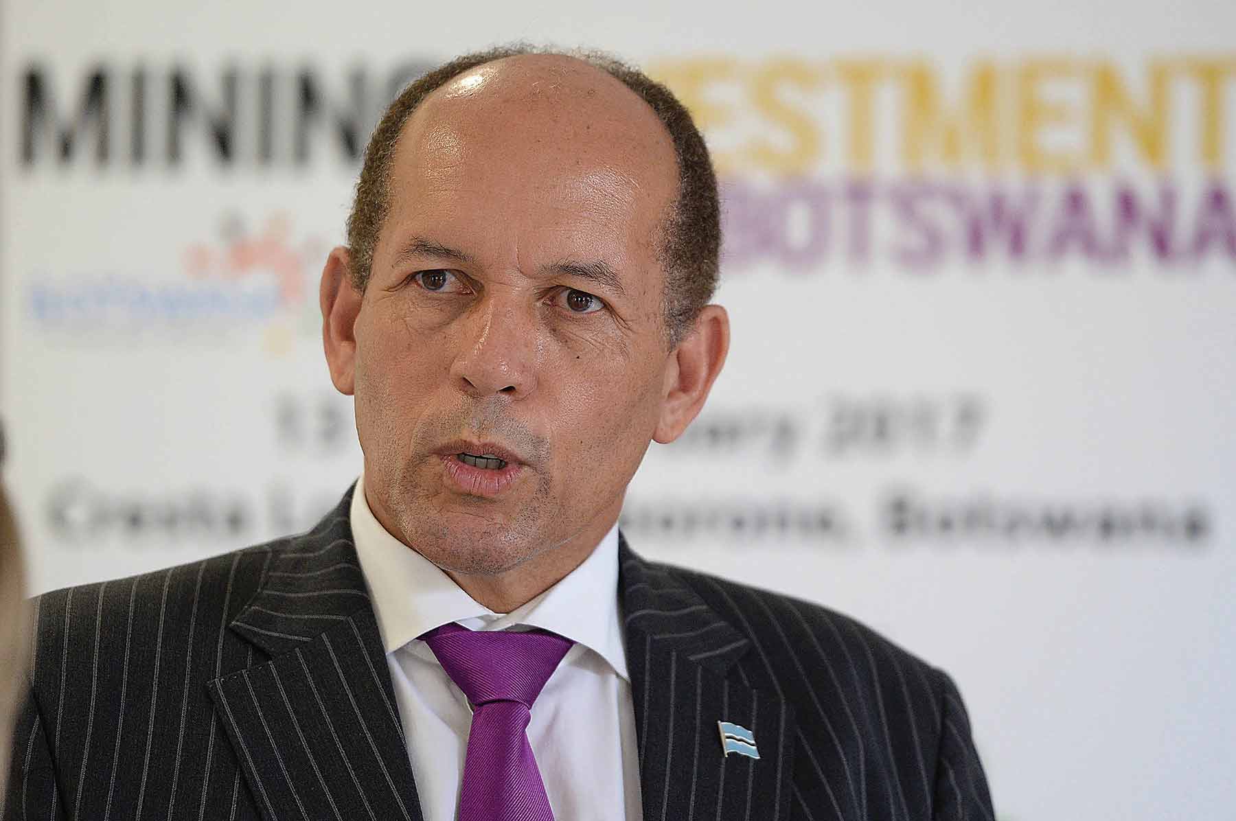 TSHEKEDI KHAMA