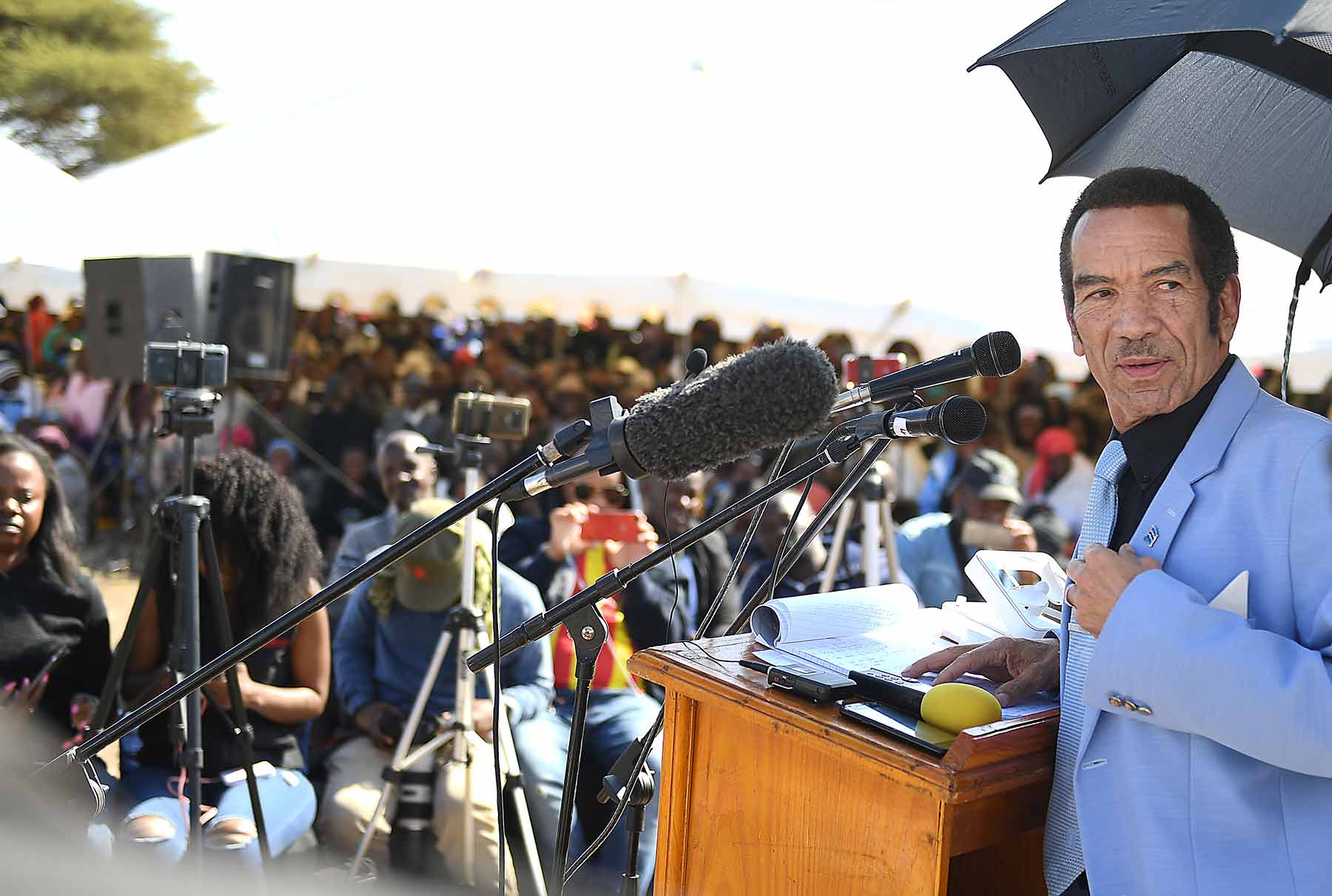 IAN KHAMA