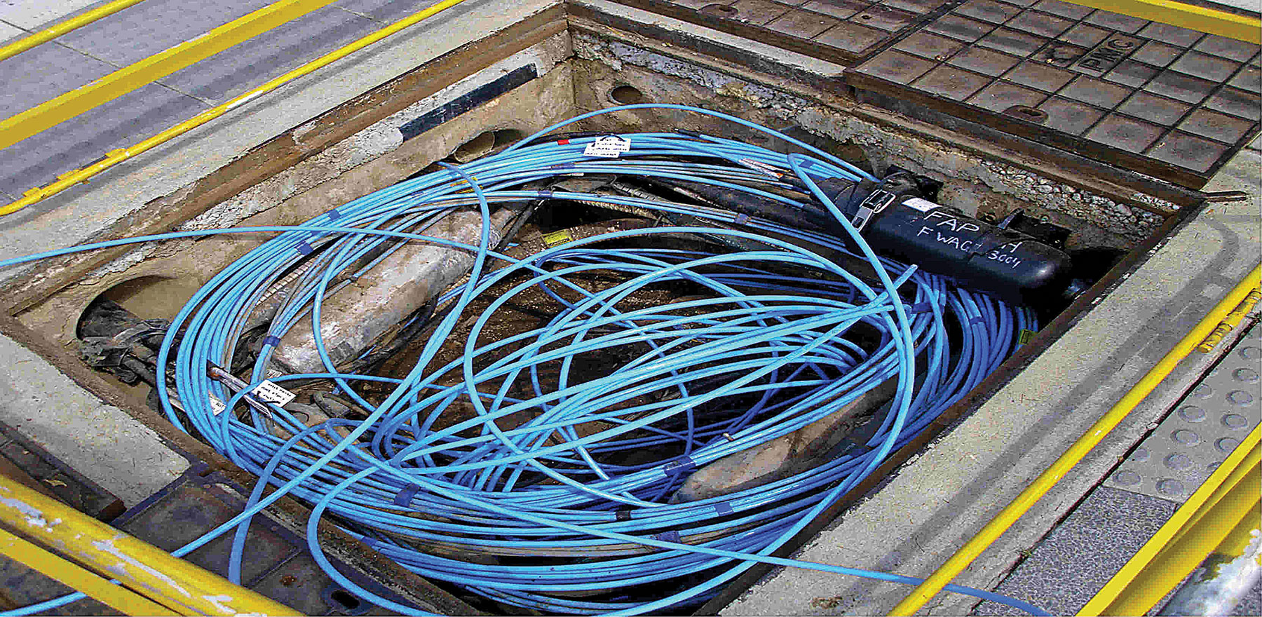 INTERNET OPTIC CABLES