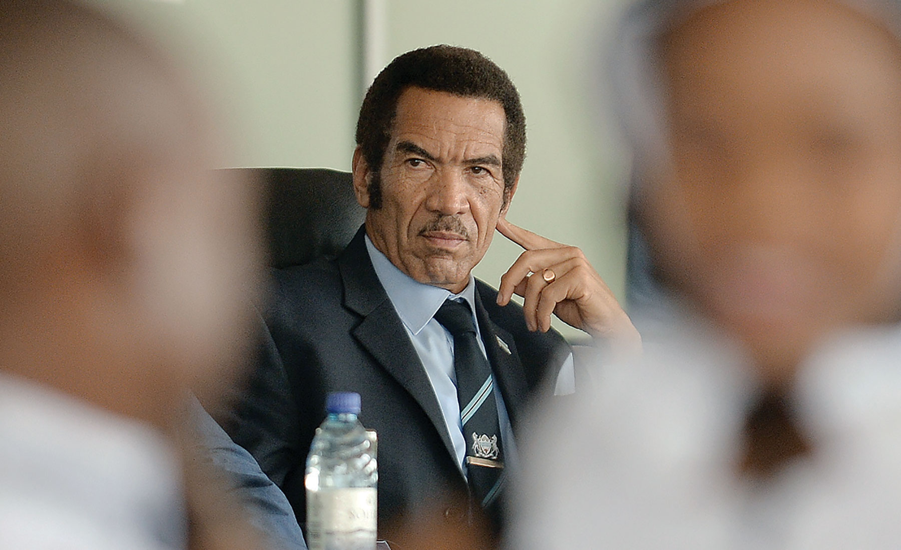 Govt finally rough-tackles Khama on international stage - Vimarsana News