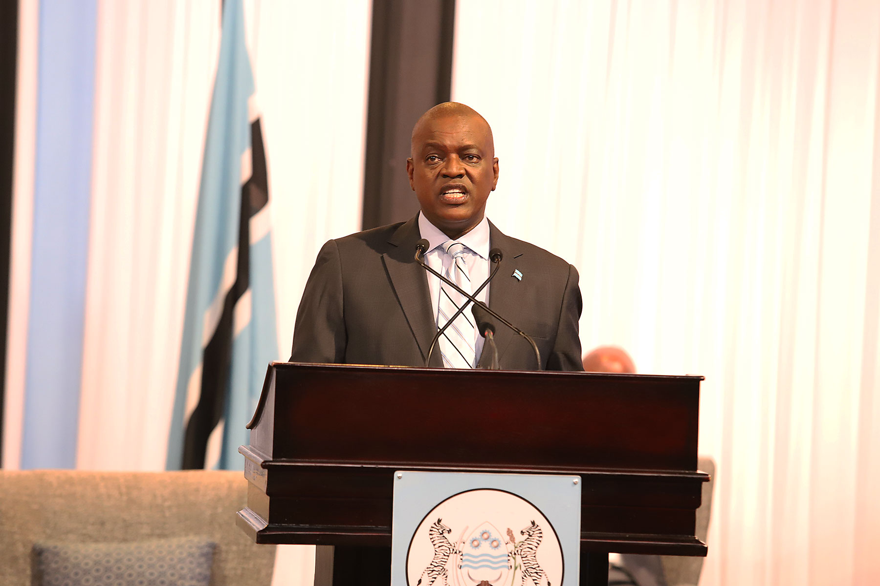 president mokgweetsi masisi 5